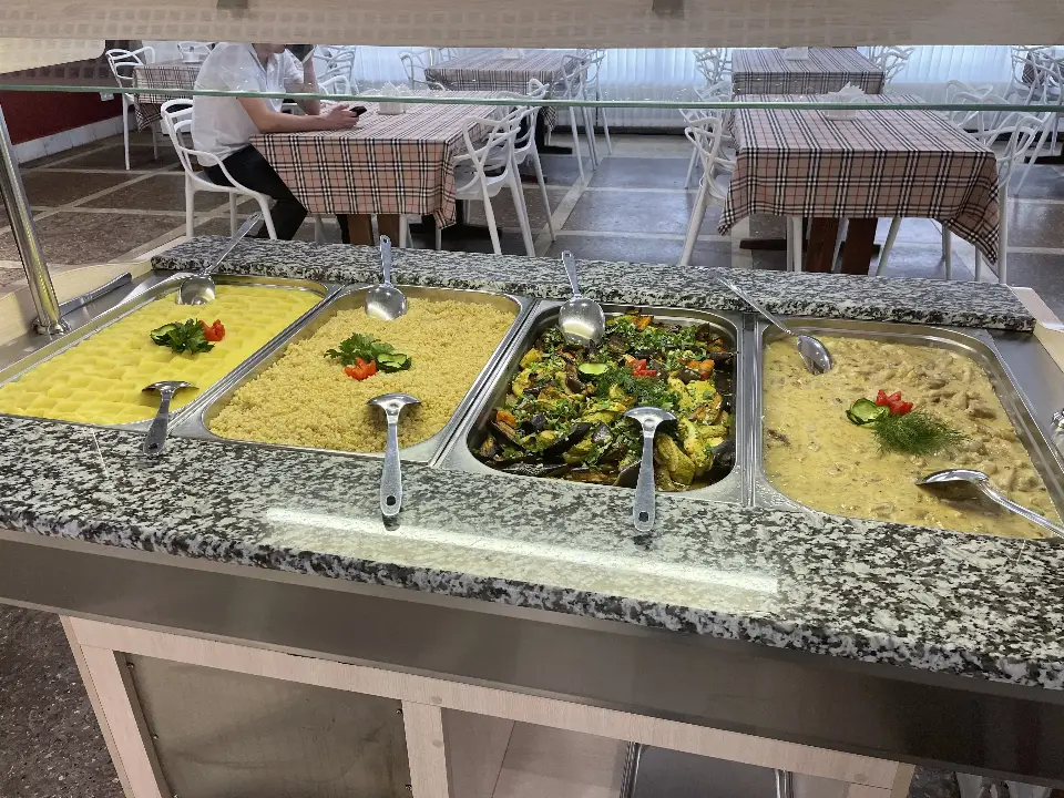 Горячая линия с несколькими блюдами